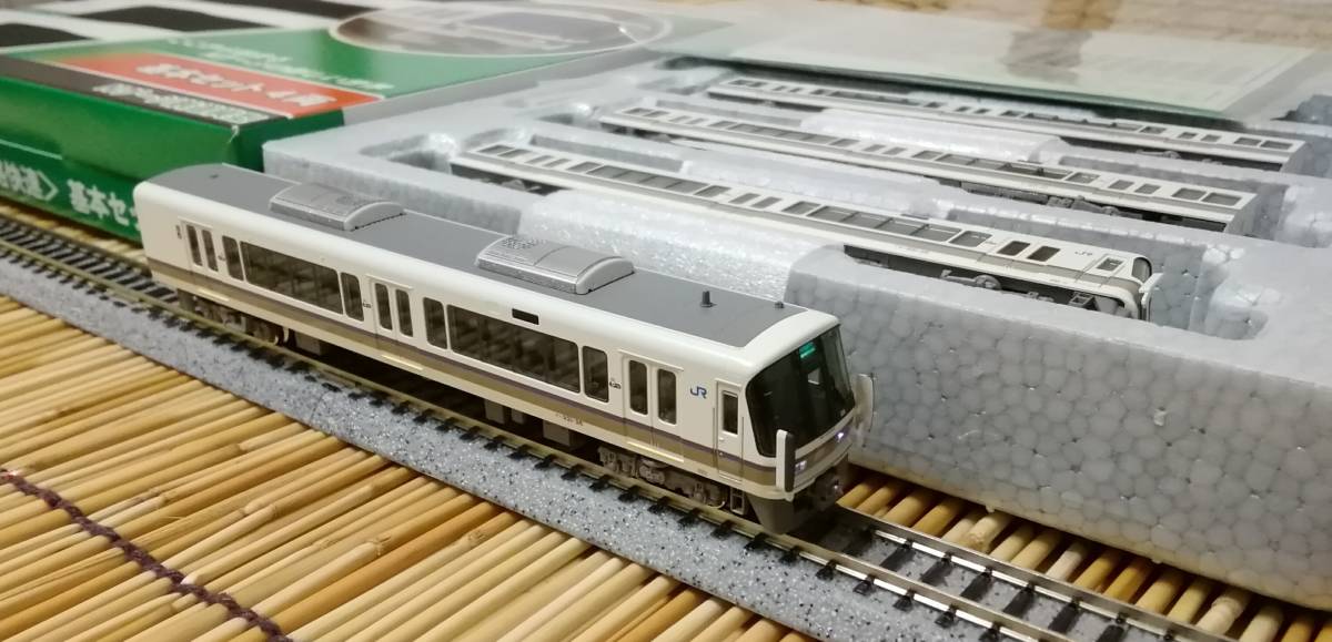人気SALE，高品質 KATO-10-1491 JR西日本221系リニューアル車 大和路快速 /4両基本セット/前面の 転落防止幌 パーツ装着済/(近郊形電車)｜売買されたオークション情報、yahooの商品情報をアーカイブ公開 - オークフ 近郊形電車