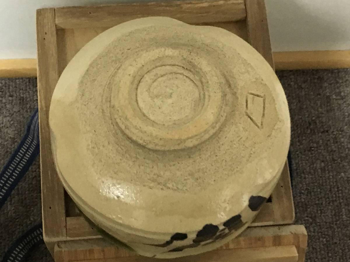 Yahoo!オークション 北大路魯山人 織部 蟹絵茶碗 味わい深い絵付けが 