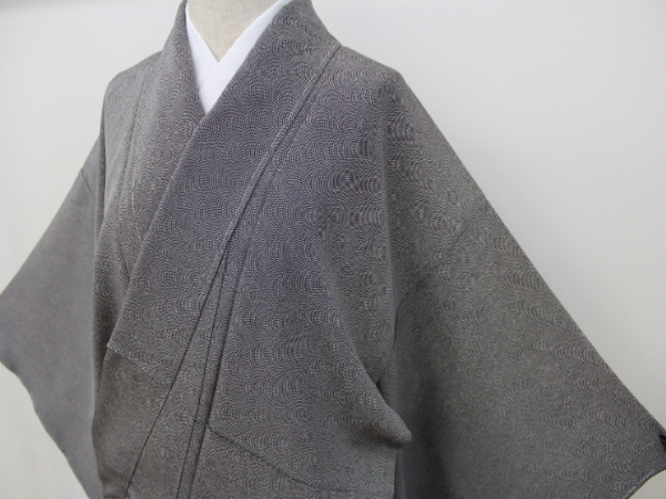 〔楽布特選〕P369　ほぼ美品！　鮫小紋袷　白黒　未着用品　tｂ