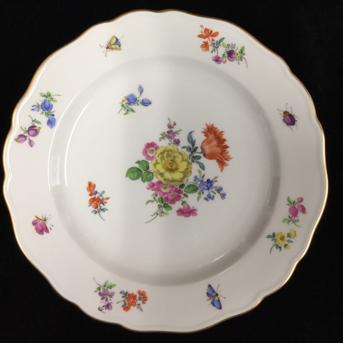 古マイセン】金彩 花絵皿「ノイマルセイユ／フラワーブーケと昆虫」1枚