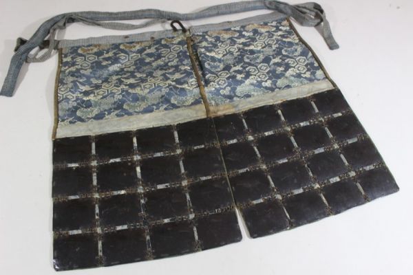 HOT，品質保証 佩楯 江戸時代 鉄 黒漆 44&times;52ｃｍ 500ｇ 鎧/甲冑/武具(甲冑（兜、鎧）)｜売買されたオークション情報、yahooの商品情報をアーカイブ公開 - オークファン 甲冑（兜、鎧）