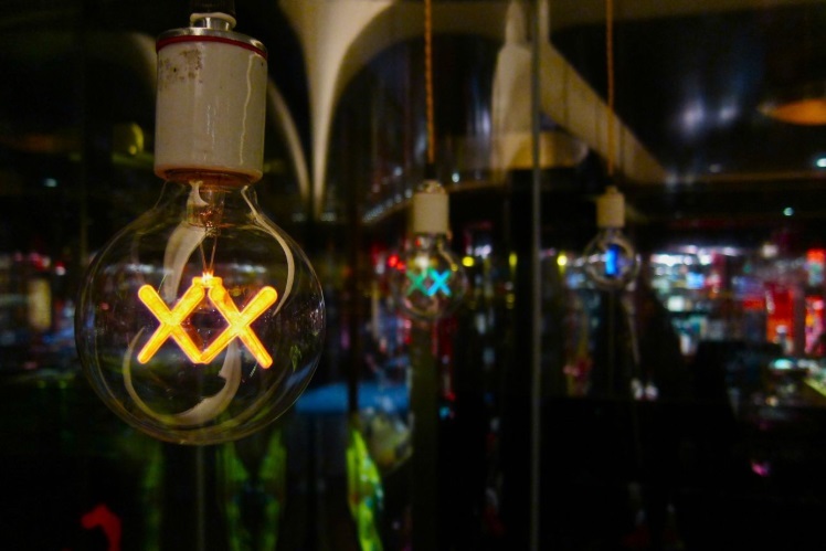 限定 KAWS Light Bulb カウズ 電球 The Standard 3色セット Original Fake オリジナルフェイク
