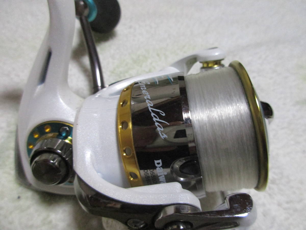 ダイワ 初代 05エメラルダス 2506 中古スピニングリール