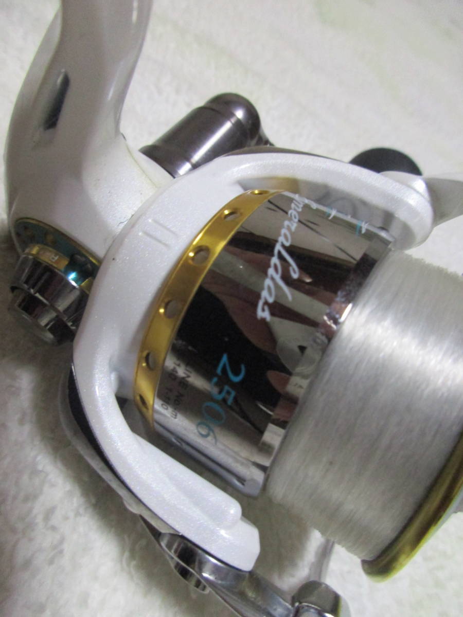 ダイワ 初代 05エメラルダス 2506 中古スピニングリール