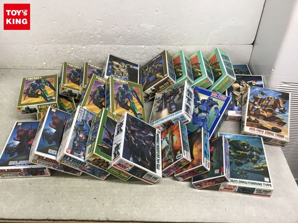 同梱不可 バンダイ 機動戦士ガンダム 1/144 水中用ザク ザクタンク 高速機動型ザク 等