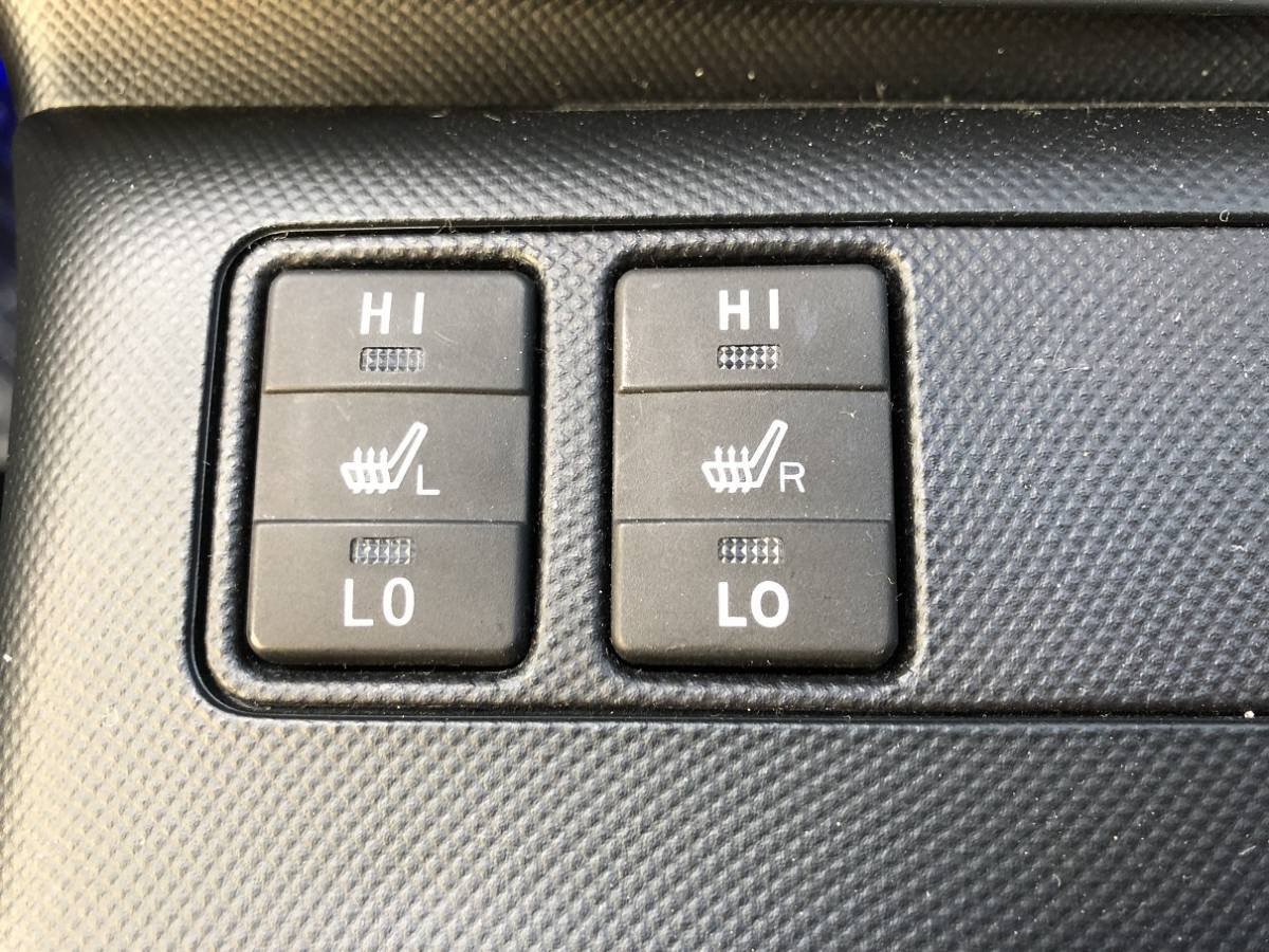 170系シエンタ　シエンタハイブリッド　後付けシートヒーターキット　純正タイプスイッチ　左右セット　HI/LO切り替えタイプ（イルミ白）