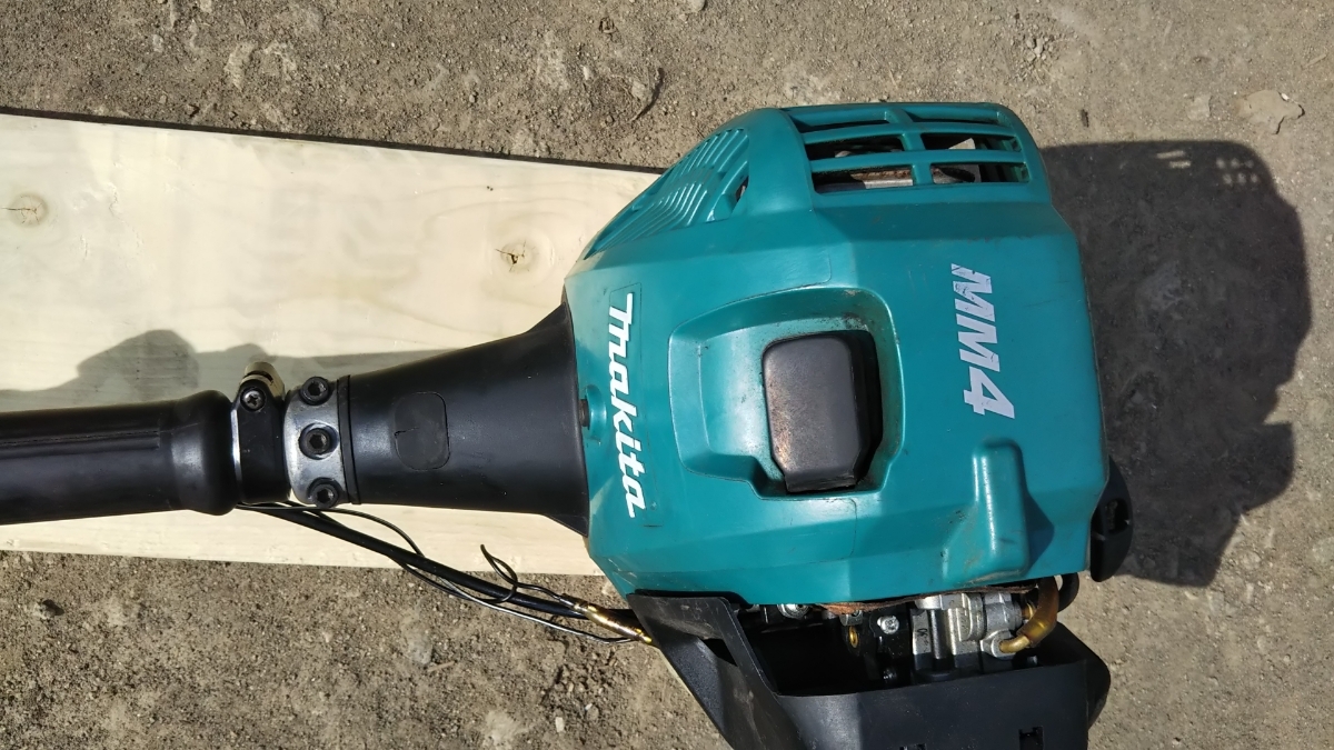 マキタ 草刈機 4サイクル 草刈り機 ビーバー Mem2650lh 畔草刈り ガーデニング 園芸 趣味 刈払機 売買されたオークション情報 Yahooの商品情報をアーカイブ公開 オークファン Aucfan Com