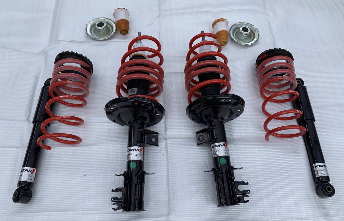 アバルト595 コンペティツィオーネの純正サスペンションです。（KONI