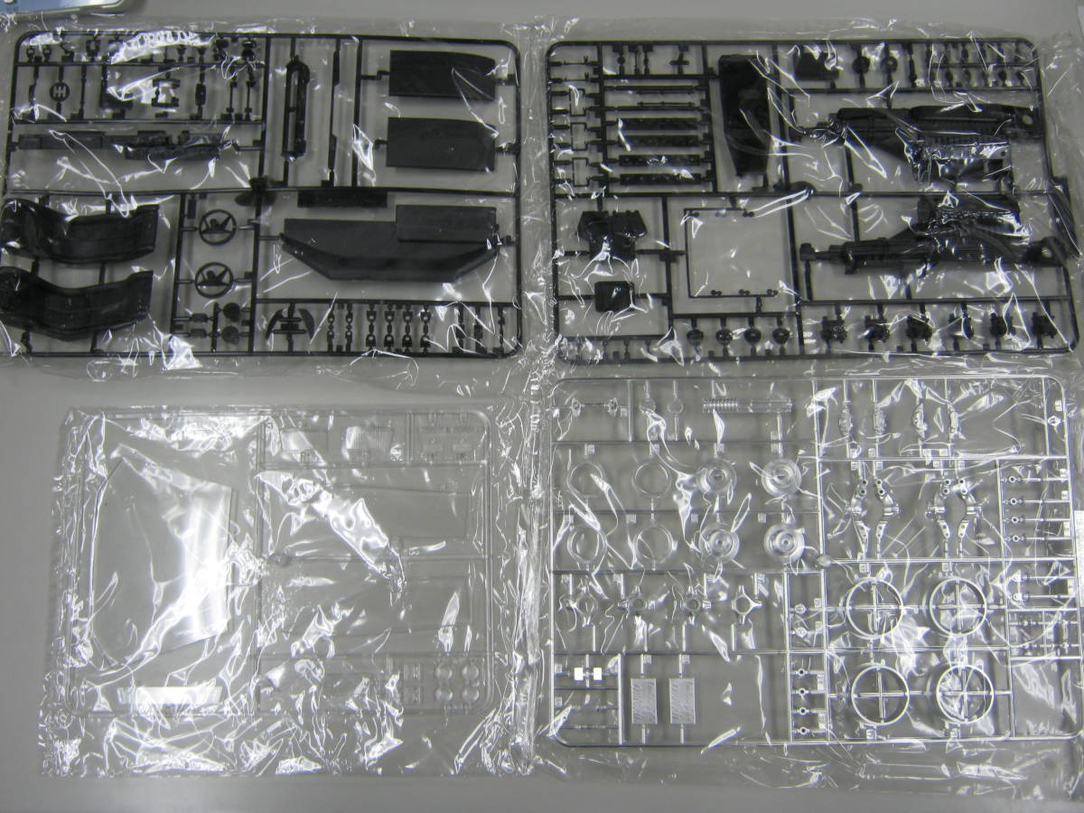 童友社 1/12 ランボルギーニ　カウンタック　LP500S【未組立】_4