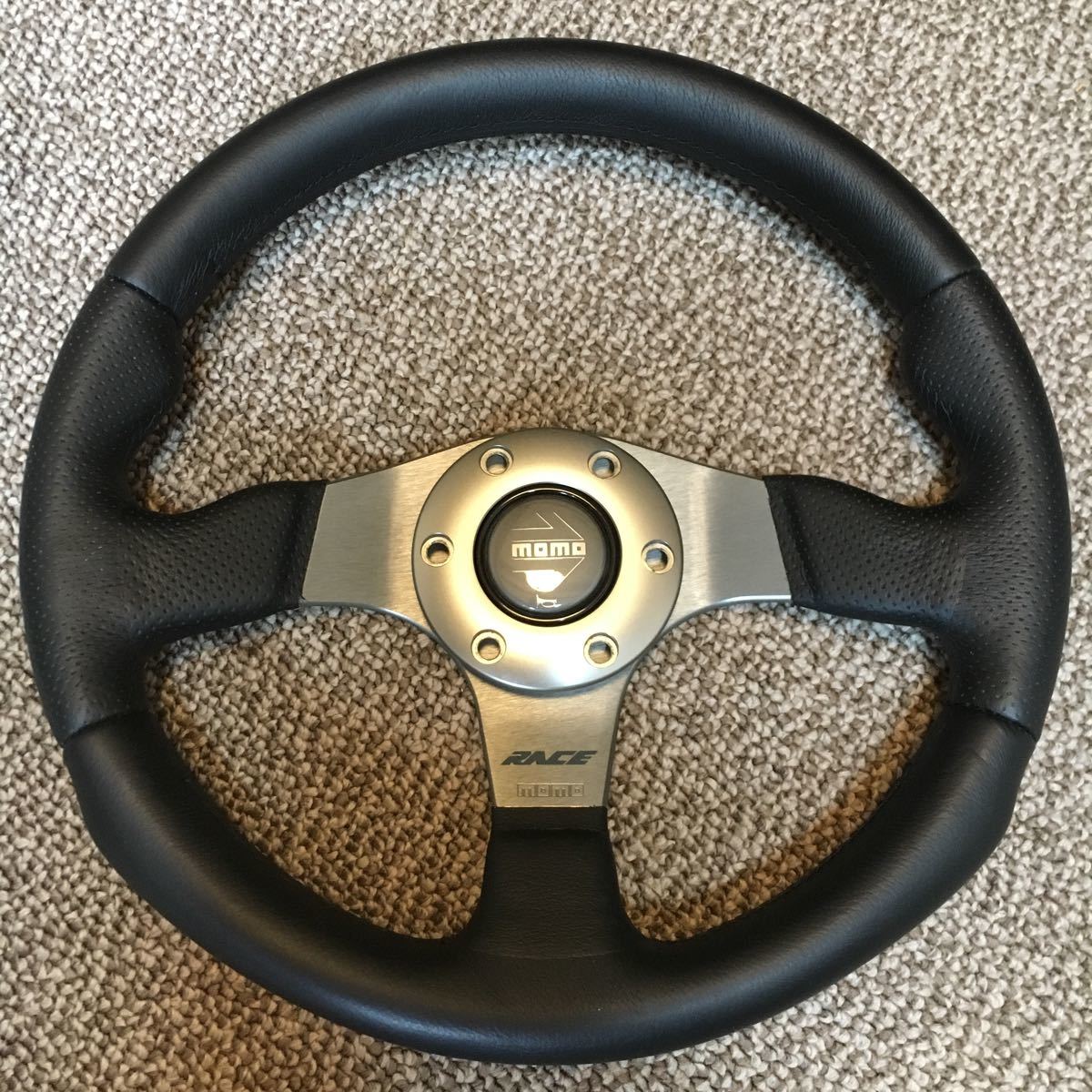 MOMO モモ RACE レース レザーステアリング 3本スポーク TYP D35