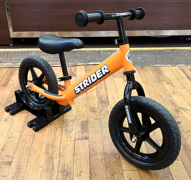 オレンジ ST-J4 バランスバイク 美品STRIDER スタンド付｜Yahoo