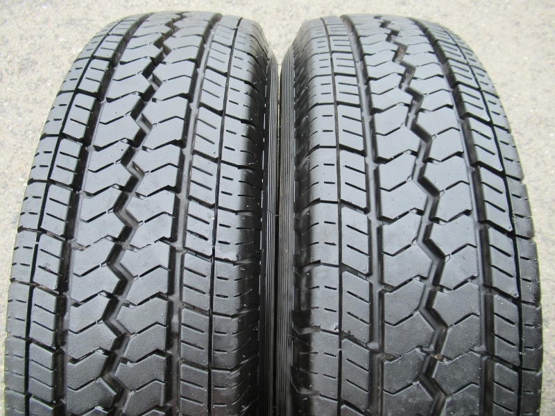 中古タイヤ☆195/80R15 107/105 LT トーヨー V-02e 4本セット 200系ハイエース等 売り切り☆