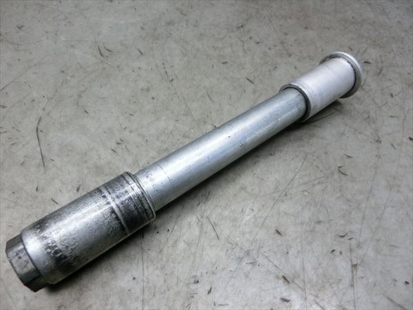 F6-0725 スズキ GSX-R750 フロント アクスルシャフト 純正品 【逆車 JS1GR7DA5V~】
