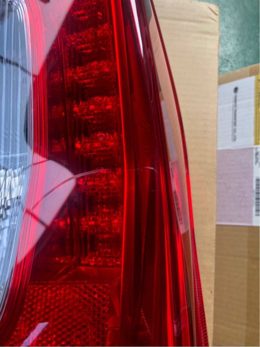 タント LA600S タントカスタム ダイハツ テールランプ 右テールランプ