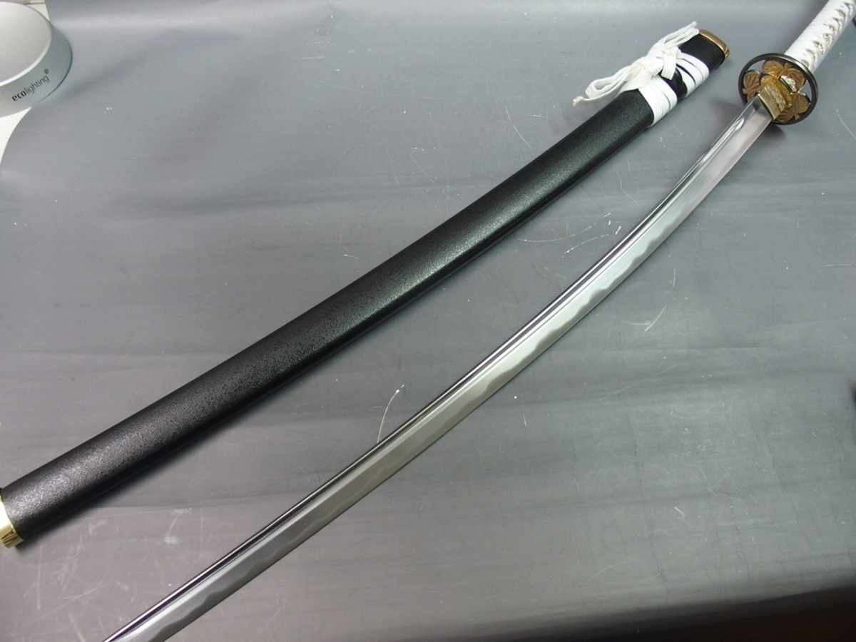模造刀 模擬刀 日本刀 黒鞘 鮫肌風 乱れ刃 鍔 太刀 美術刀剣 刀剣乱舞 武具 殺陣 コスプレ 龍 ｍ002 模造刀 売買されたオークション情報 Yahooの商品情報をアーカイブ公開 オークファン Aucfan Com