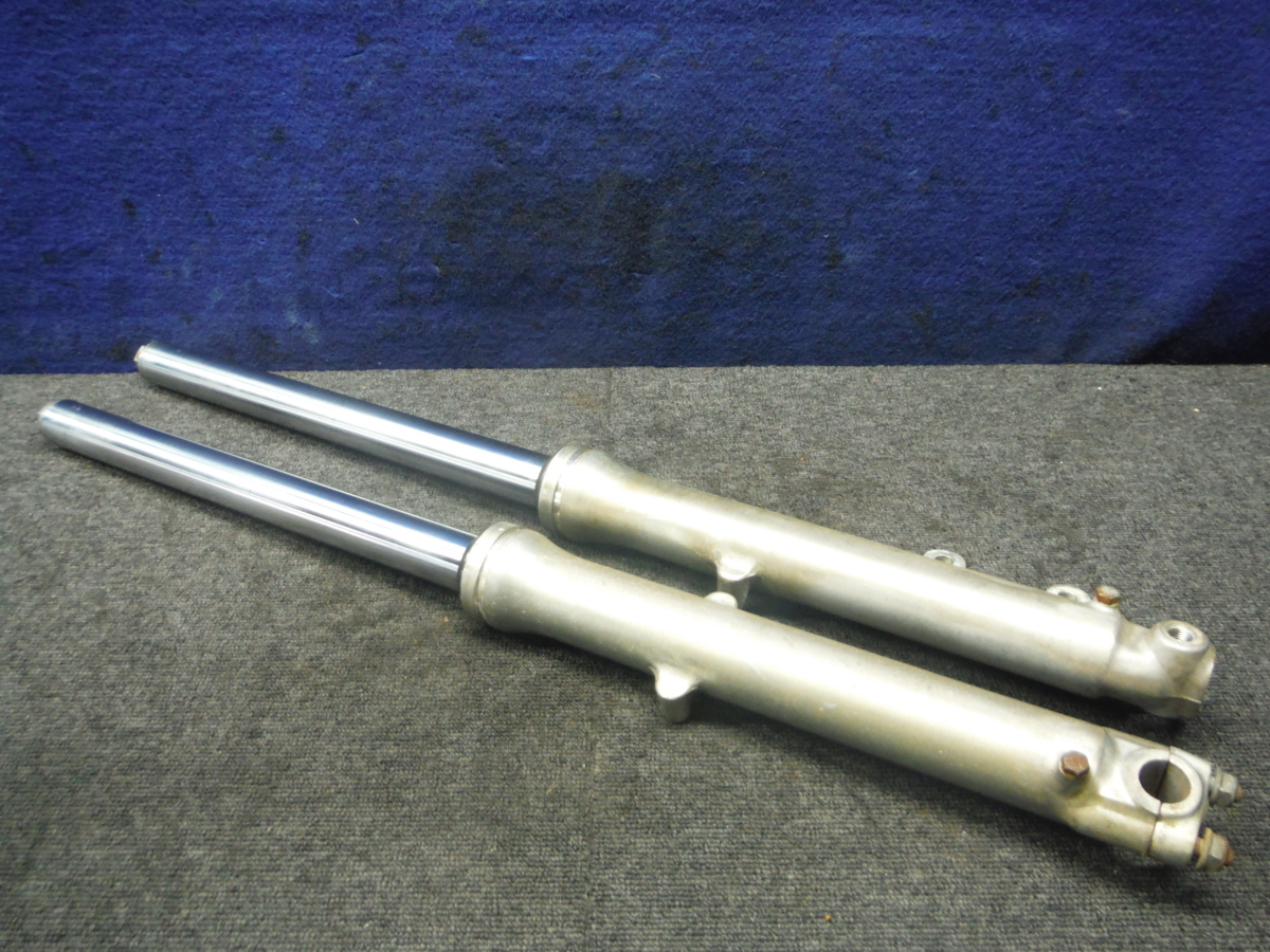 な*茸様 GB250 クラブマン 純正 フロントフォーク フォーク MC10 旧 GB250純正フロントフォーク左右フォーク_インナーの曲がり無し MC10