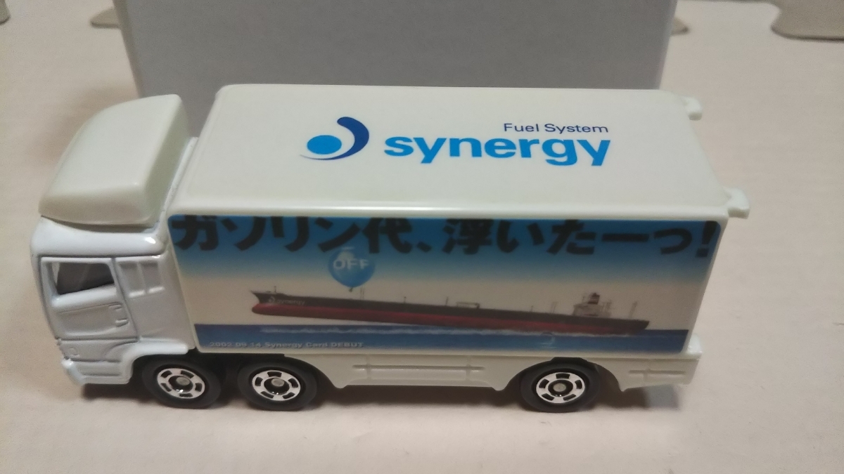 トミカ エクソンモービル シナジーカード誕生記念 非売品 エクソン