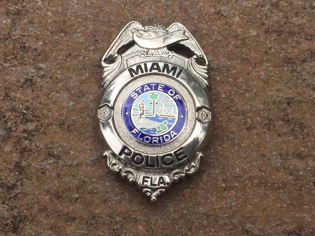 Miami badge - Etsy 日本 police MIAMI ポリスオフィサー 保安官ポリス