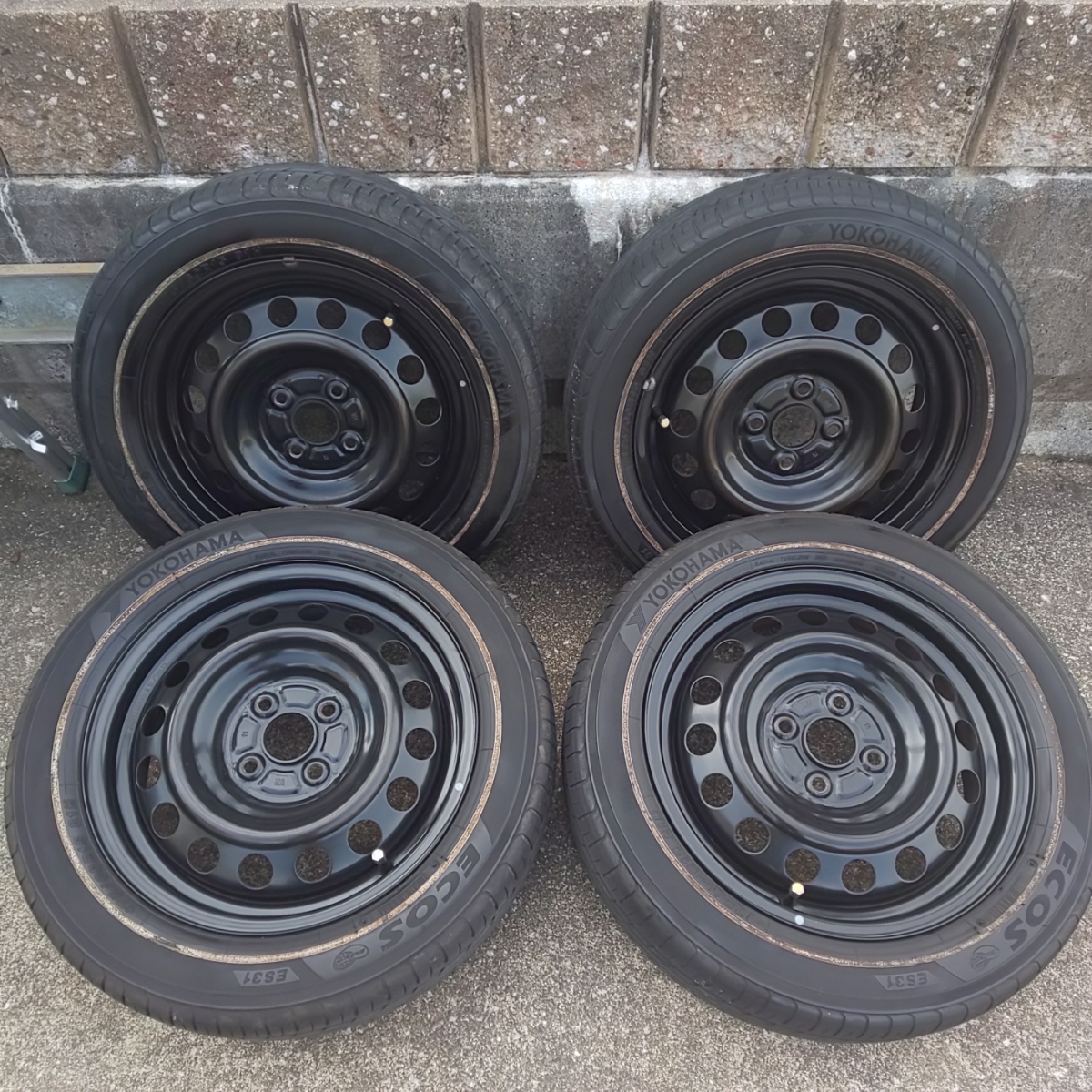 エブリイ キャリイ 軽自動車 コンパクトカーに タイヤホイール4本セット タイヤ山あり Pcd100 4h 黒スチール 鉄ちん エブリィ ラジアルタイヤ 売買されたオークション情報 Yahooの商品情報をアーカイブ公開 オークファン Aucfan Com