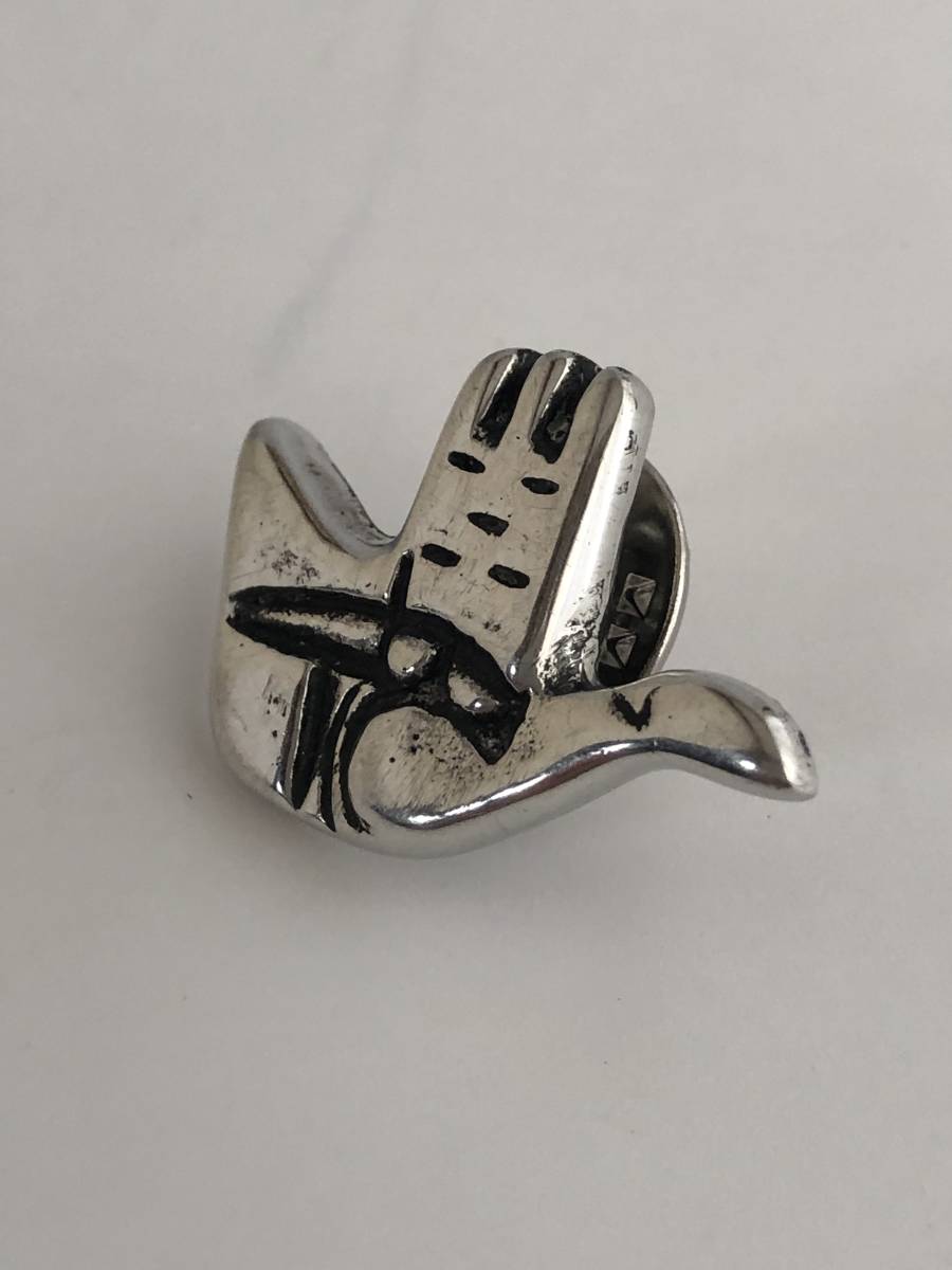 ル・コルビュジエ　ピンバッジ　Le Corbusier 0737 ル・コルビュジェ財団 ピンバッジ シンボルマーク Corbusier Le