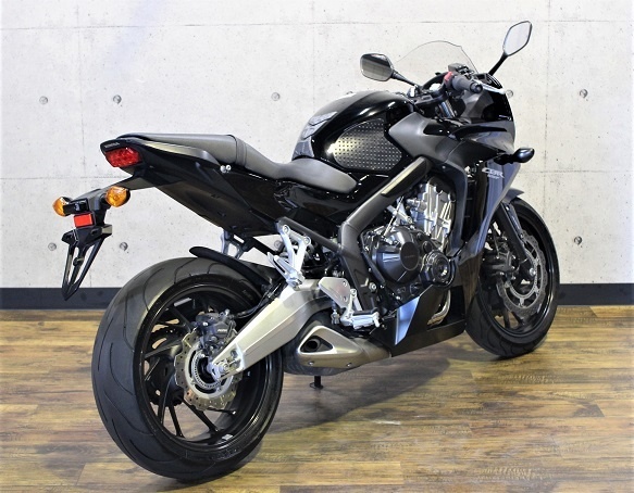 ホンダ CBR650F ABS付き 初度H26年 予備検付き 普段使いからスポーツ走行や高速ツーリングもこなす万能なスポーツ車! 配送費用10,000円OFF_2
