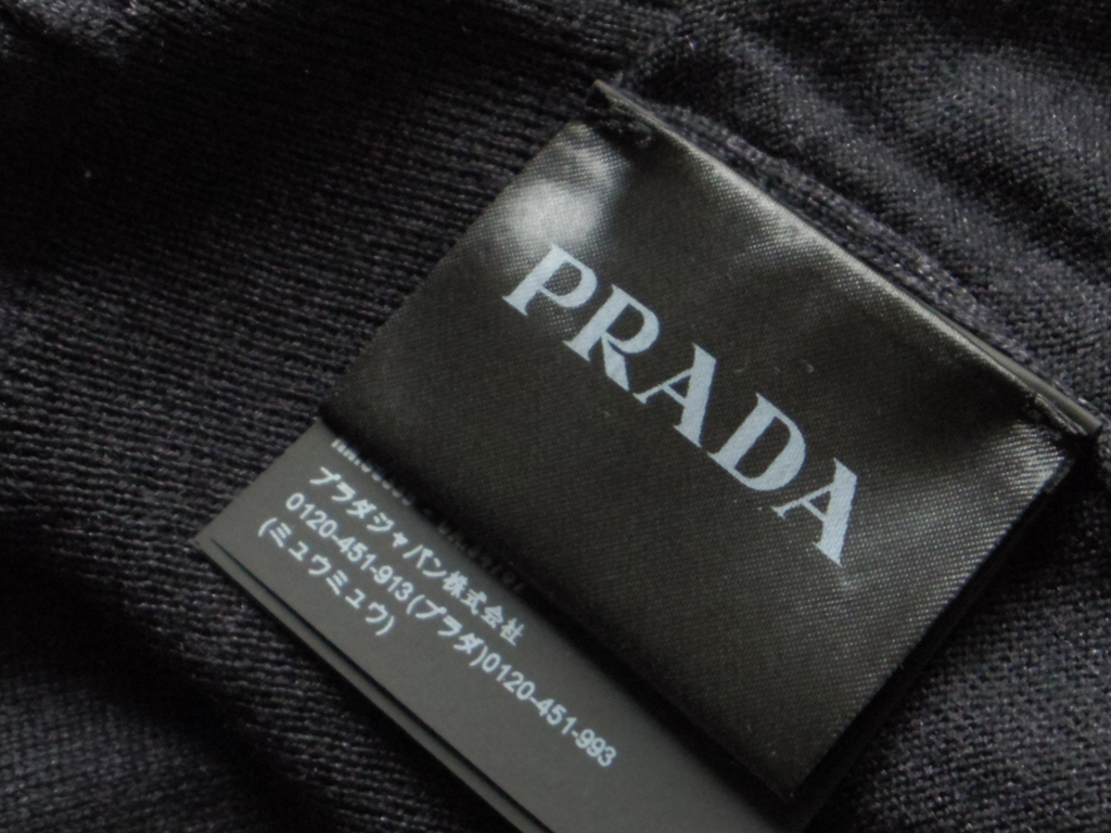 新品【PRADA/プラダ】▼12万【プラス1に最適な寒暖調節の優等生】高級シルク混▼オンオフ可能の極上薄手ニットVセーター▼54