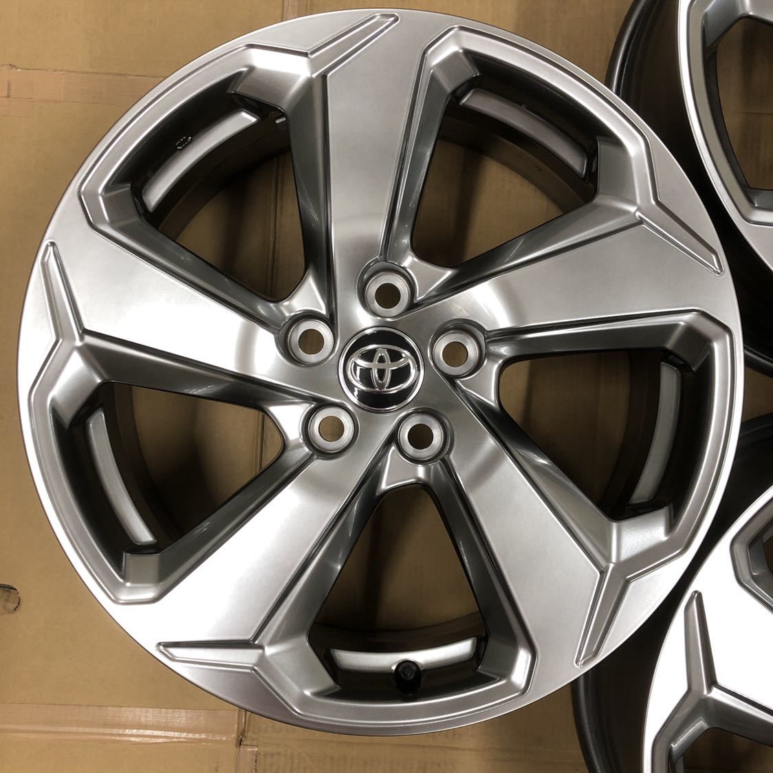 RAV4 純正 ホイール 新車外し 18インチ 7J トヨタ 4本 XAH50 4本セット
