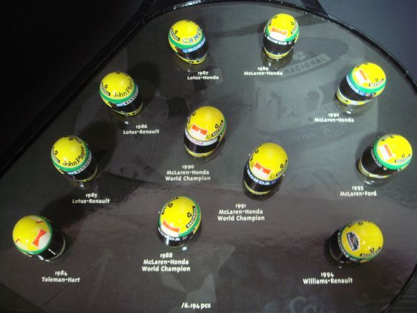 送L】1円～ MINICHAMPS アイルトン・セナ F1 ヘルメット コレクション
