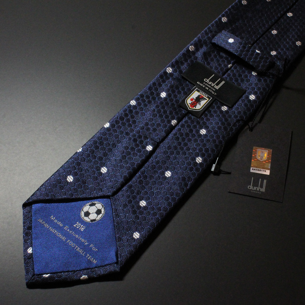 8439◆DUNHILLダンヒル◆ネクタイ◆JFAサッカー日本代表2018サムライブルー勝負服◆定価22,000円◆ネイビードット◆イタリア製◆新品