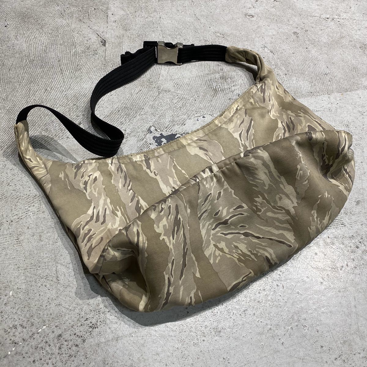 01aw DAVF期 UNDERCOVER アンダーカバー カモ ショルダー バッグ 