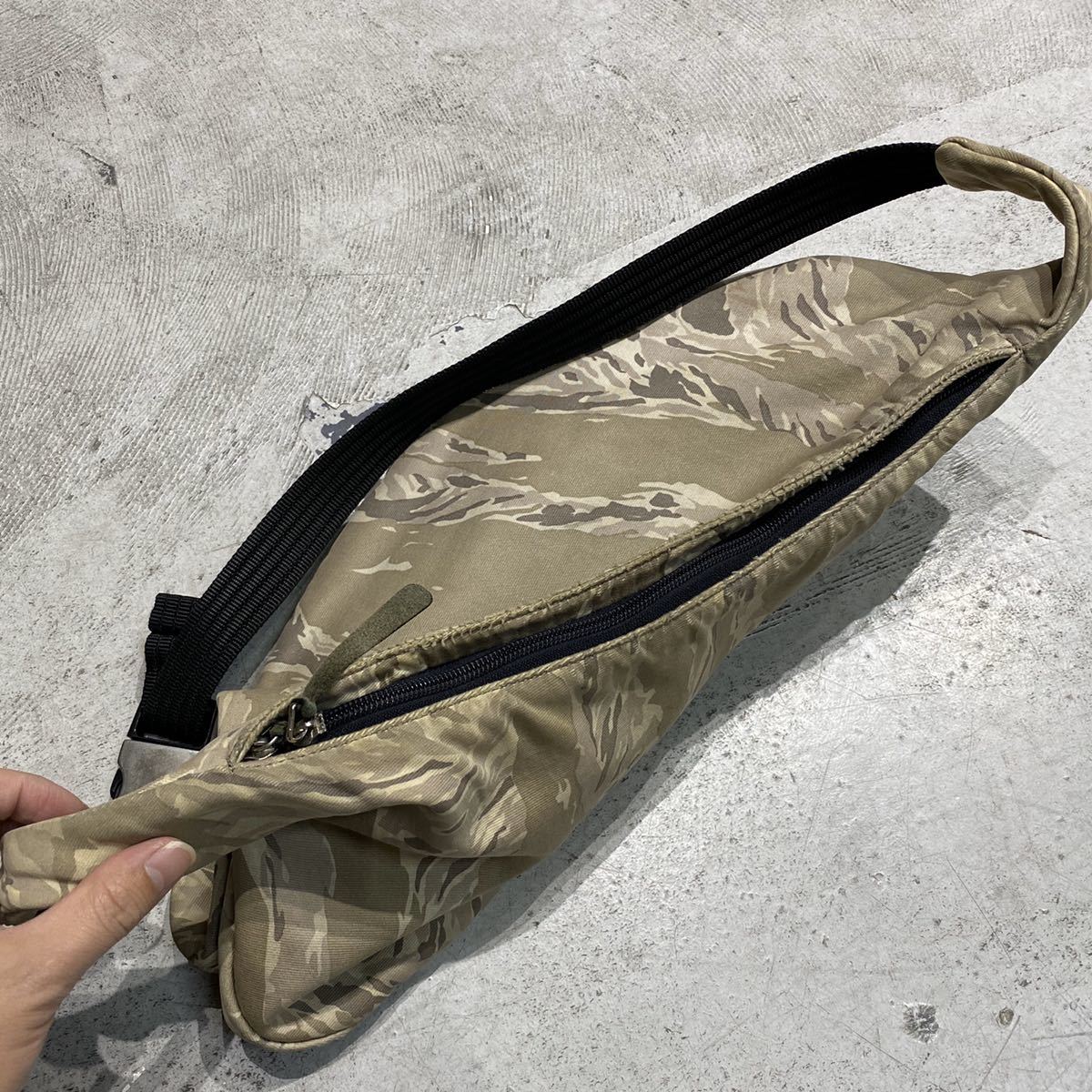 01aw DAVF期 UNDERCOVER アンダーカバー カモ ショルダー バッグ 