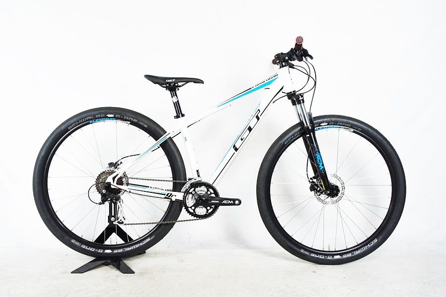 新品，低価 ジーティー GT カラコラム3.0 KARAKORAM3.0 ALIVIO 2013年モデル アルミ マウンテンバイク Sサイズ 3&times;9速 ホワイト(Sサイズ)｜売買されたオークション情報、yahooの商品情報をアーカイブ公開 - オー ハードテイル