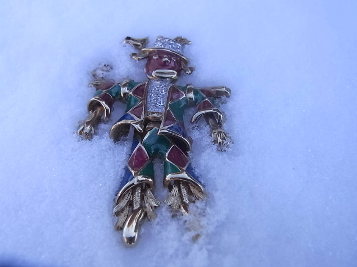 雪と戯れるピエロ コスチュームアクセサリー おどけたピエロのブローチ ブローチ 売買されたオークション情報 Yahooの商品情報をアーカイブ公開 オークファン Aucfan Com