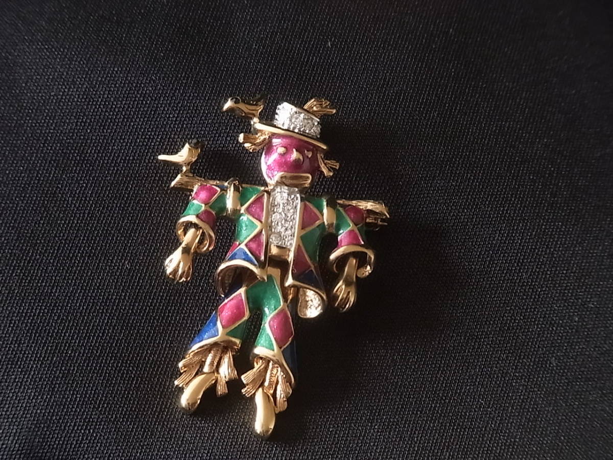 雪と戯れるピエロ コスチュームアクセサリー おどけたピエロのブローチ ブローチ 売買されたオークション情報 Yahooの商品情報をアーカイブ公開 オークファン Aucfan Com