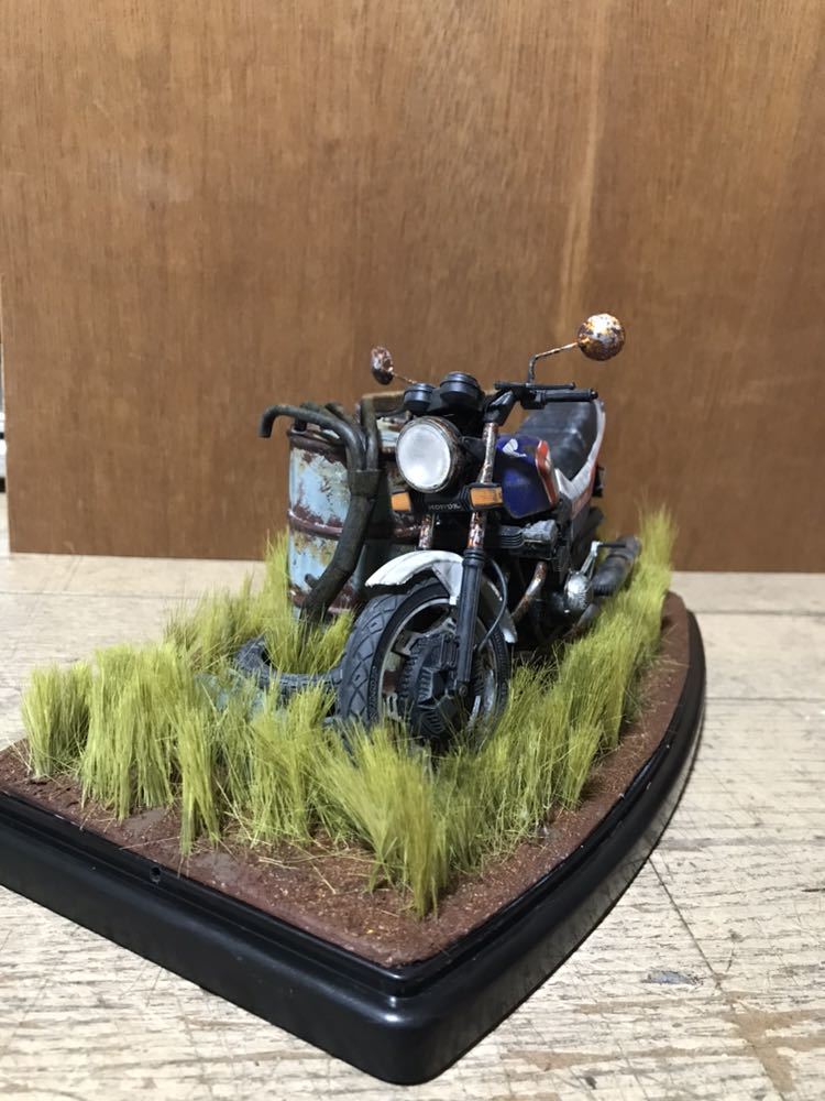 アオシマ☆1/12CBX400Fダメージアート風プラモデル完成品(完成品  