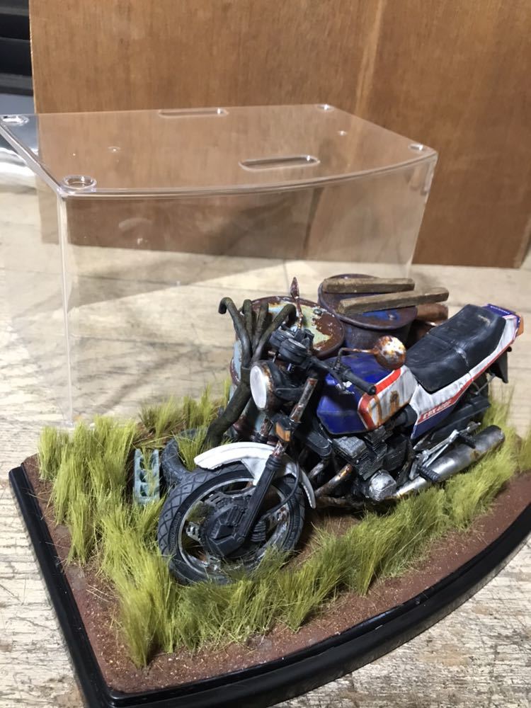 アオシマ☆1/12CBX400Fダメージアート風プラモデル完成品(完成品  