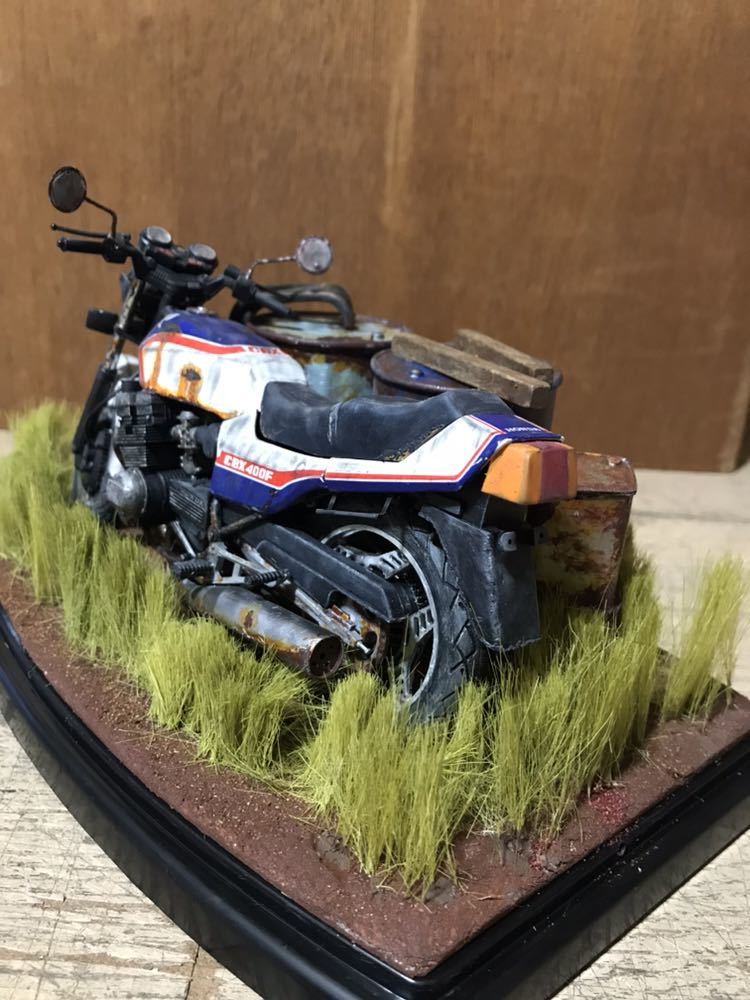 アオシマ☆1/12CBX400Fダメージアート風プラモデル完成品(完成品  
