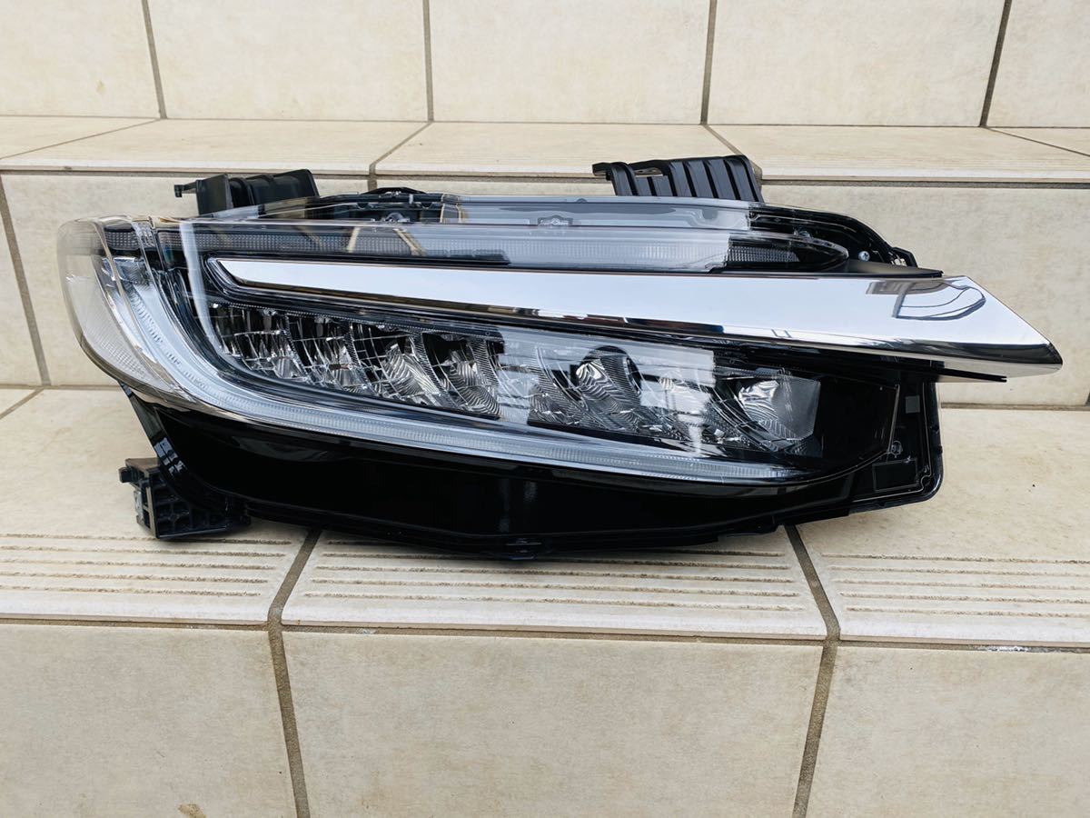 ZE4 インサイト右ヘッドライト新品 美品 ZE4 インサイト ハイブリッド 右側 LED ヘッドライト インサイト