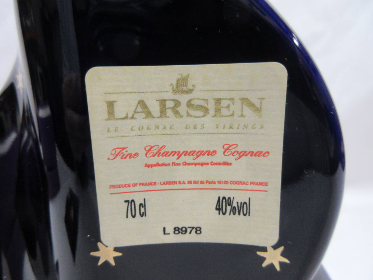 106Q320L00▼LARSEN VIKING SHIP ラーセン バイキングシップ 青×金 陶器ボトル 70ml 40% Larsen Viking Cognac Black Pearl коньяк