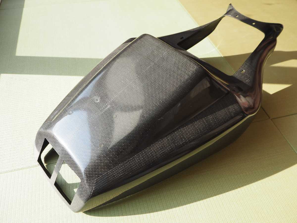 HI-TECH製DUCATI 996/998(RS)ドライカーボンシートカウル DUCATI 996 998ドライカーボンシートカウル HI-TECH製DUCATI 【公式通販】