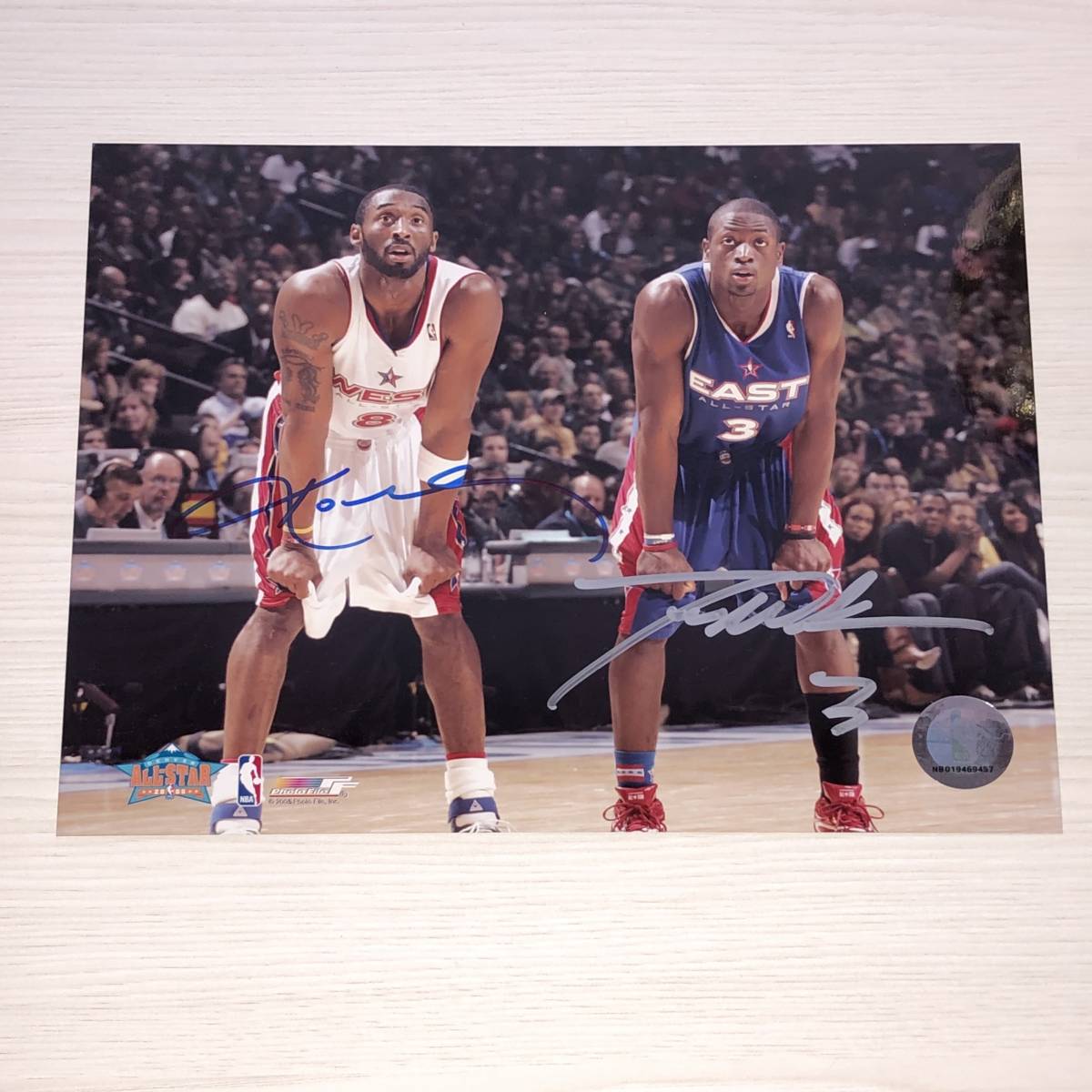 【セール，HOT】 NBA コービー ブライアント & ドウェイン ウェイド 直筆サインフォト(サイン)｜売買されたオークション情報、yahooの商品情報をアーカイブ公開 - オークファン サイン