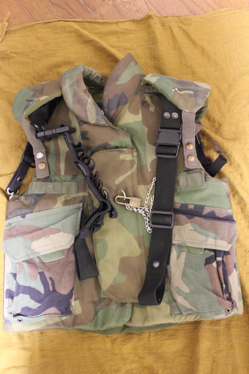 米軍実物 PASGT M1 ボディアーマー（MEDIUM）チョコチップカバー付き