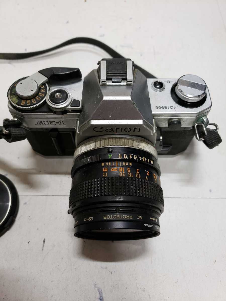 AE-1 Canon 50mm FD Camera with 35mm 一眼レフ SLR Lens | フィルム