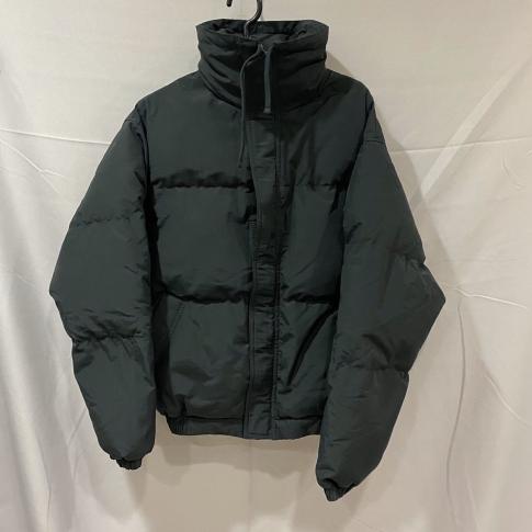 低価，大人気 Sサイズ Fear Of God FOG Essentials Puffer Jacket ブラック ダウン 19aw(Sサイズ)｜売買されたオークション情報、yahooの商品情報をアーカイブ公開 - オークファン Sサイズ