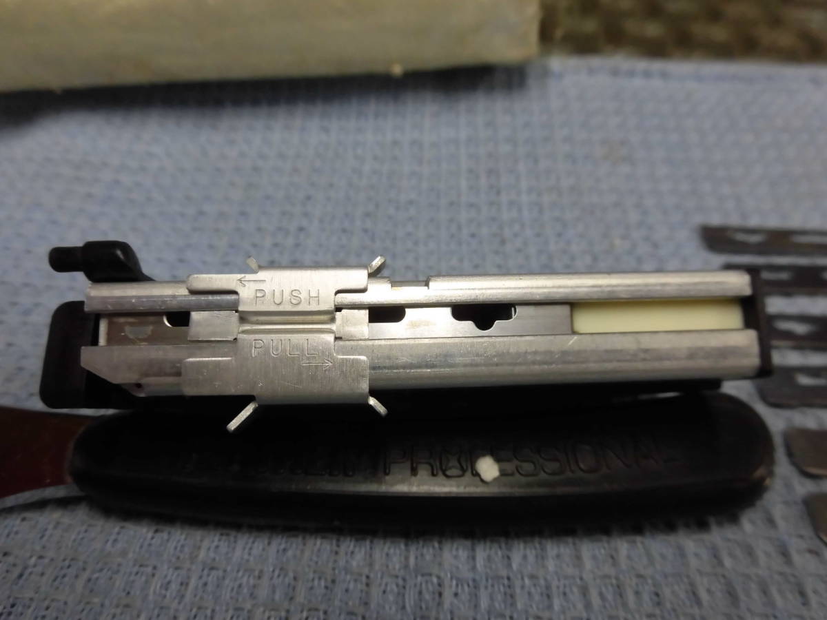 剃刀は綺麗です★顔そり用【理容 理髪】☆FEATHER フェザーPROFESSIONAL 日本剃刀 カミソリ★_4