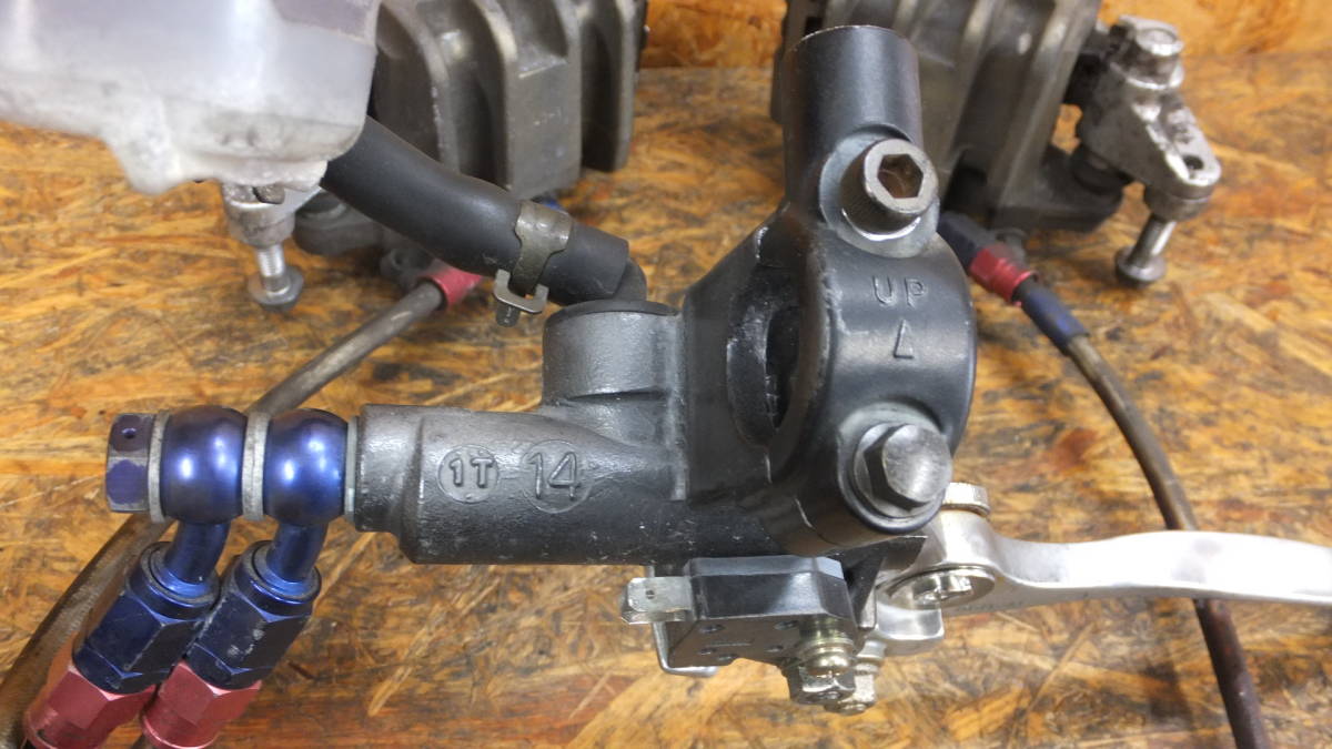 ME CB400SF NC31 純正 フロントブレーキキャリパー マスターシリンダー