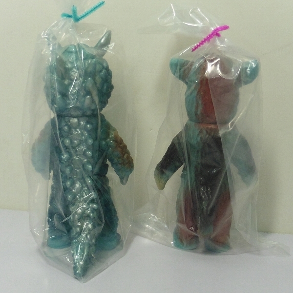 ぶたのはな 行け！ 東宝怪獣セット その1 ツノシルバー⁄ブルマン