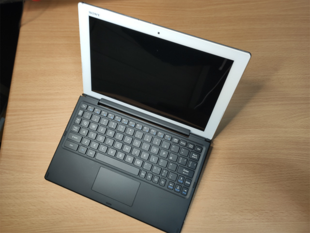 希少純正キーボーセット】 Xperia Z4 Tabletタブレット 専用キーボード