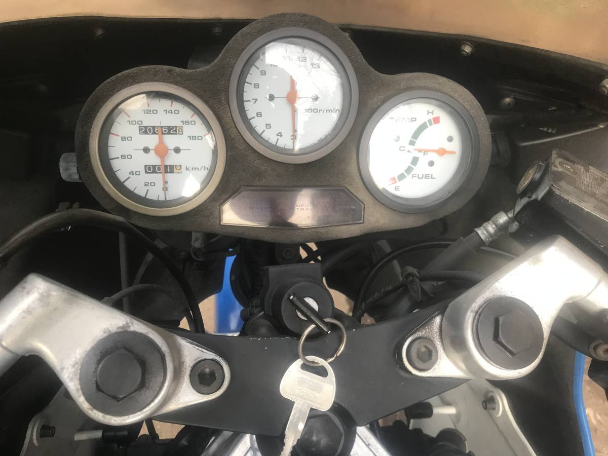 千葉県より スズキ GSX-R400-1 始動確認済み