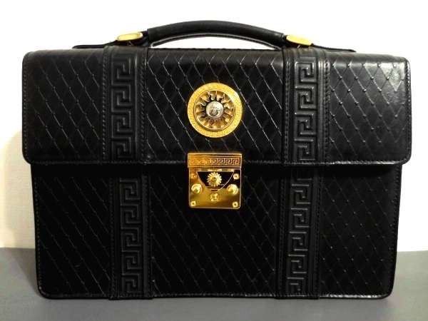 グレカ | VERSACE 長財布 0 ブラック,シルバー 良品◆GIANNI VERSACE◆太陽神×黒革グレカ柄×ダイヤ調型押ブリーフケース◆ハンドル付きセカンドバッグ◆黒×金銀系◆書類鞄◆ブラック系